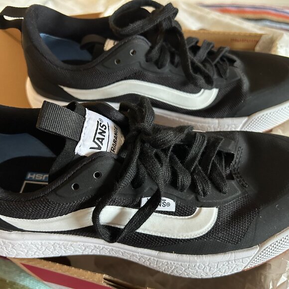 Vans Ultrarange Exo Black Sneakers Women’s Size 7 / Men’s 5.5 - Picture 9 of 13